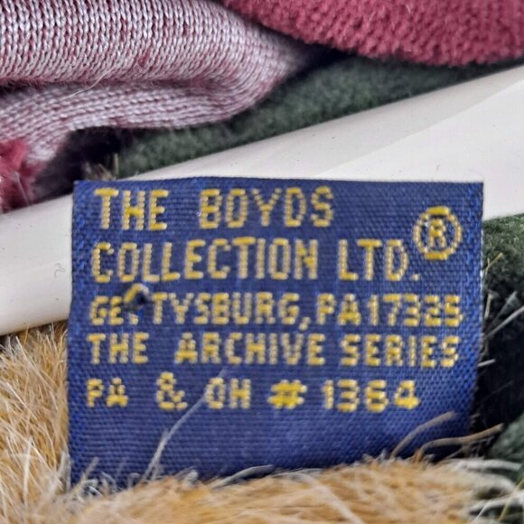 Boyds Bear The Archive Series 1990-1998 Vintage Red Velvet Coat Faux Fur w/Stand - Picture 13 of 14